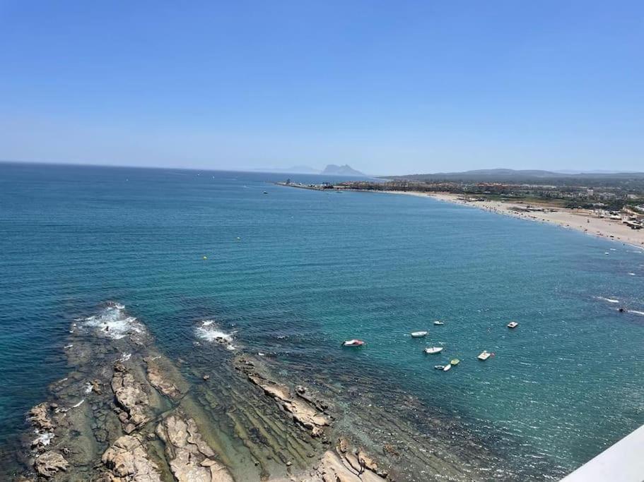 Maravilloso Apartamento En Primera Linea De Playa. Torreguadiaro Kültér fotó
