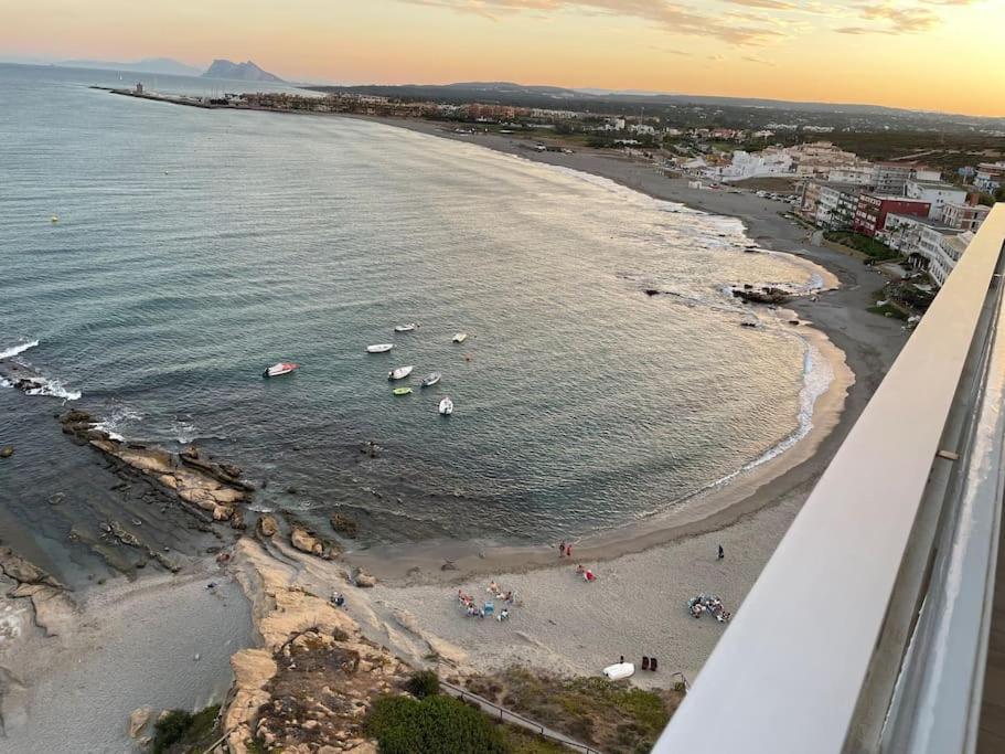 Maravilloso Apartamento En Primera Linea De Playa. Torreguadiaro Kültér fotó